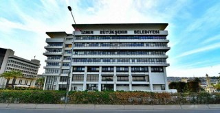 İzmir Büyükşehir'in ana hizmet binasının yıkım ihalesi Nisan’da