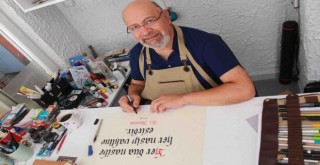 Kaligrafi sanatçısı Erhan Genç, Karşıyaka'da atölye açtı