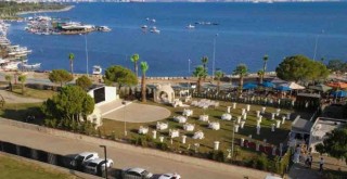 Karşıyaka Belediyesi sağlıkçıları unutmadı