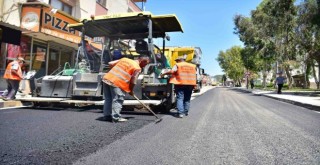 Bornova’da yollar yenileniyor