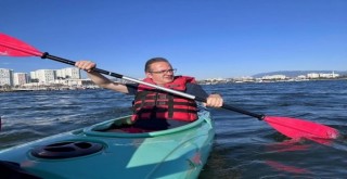 Mahallesine aşık Londra eğitimli muhtar