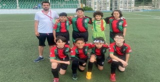Bostanlıspor U 11 futbol takımı sahaya indi