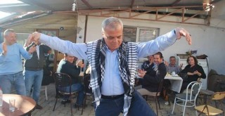 Sancaklı Mehmet Yıldırım'ı bağrına bastı