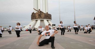 Karşıyaka'da zeybek bilmeyen kalmasın