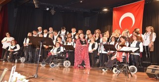 Barış Manço şarkıları ile anıldı