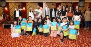 Gaziemir'de 7 ilden 135 çocuğun katıldığı 23 Nisan Çocuk Şenliği başladı