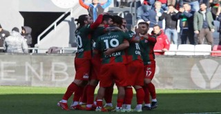 Karşıyaka, Hacettepe'yi konuk ediyor