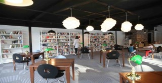 Karşıyaka’ya bir kütüphane daha