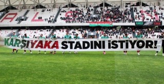 Futbolcular stat istiyoruz pankartıyla çıktı...