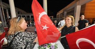 Başkan Mutlu’dan ziyaretçilere anlamlı hediye