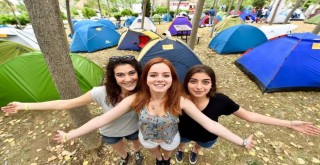 Yılın En Mutlu Şehri İzmir