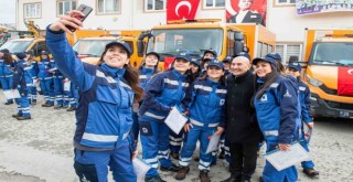 İzmir’in altyapısı kadın emeği ile örülecek