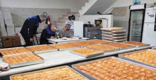 Karşıyaka'da bayram öncesi tatlıcı denetimi