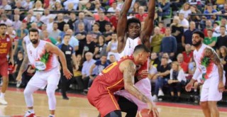 Adem Bona kalmak istiyor...