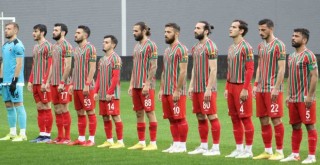 Karşıyaka, lider Yeni Mersin İdmanyurdu'nu konuk ediyor