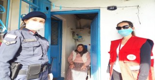 Foça'da kapılar çalındı gönüller alındı