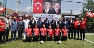 Açılışı İzmir protokolü ile Avrupa Şampiyonu Down Sendromlu Futbol Milli Takımı yaptı