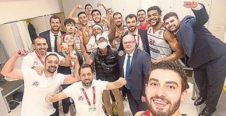 Bornova Belediyesi Karşıyaka galibiyetle başladı