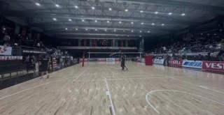 Manisa Büyükşehir-Karşıyaka maçında küfürlü şarkı çalan DJ özür diledi