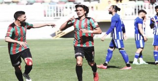 Karşıyaka'da ayrılık