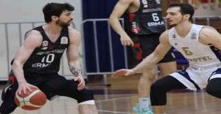 Bornova Belediyesi Karşıyaka İstanbul'da mağlup