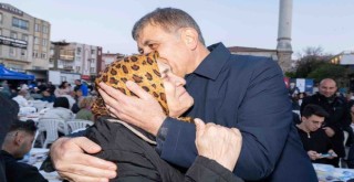 Başkan Tugay: Ne saraylara ne şatafatlı sofralara ihtiyacımız var