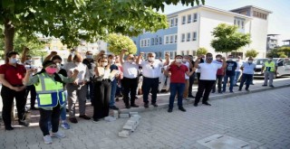 Bornova’da ihtiyaç sahiplerine tam destek