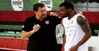 Pınar Karşıyaka yarı final için parkeye çıkıyor