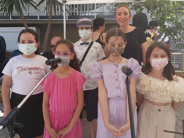 Karşıyaka Çocuk Korosu ilk konserini verdi