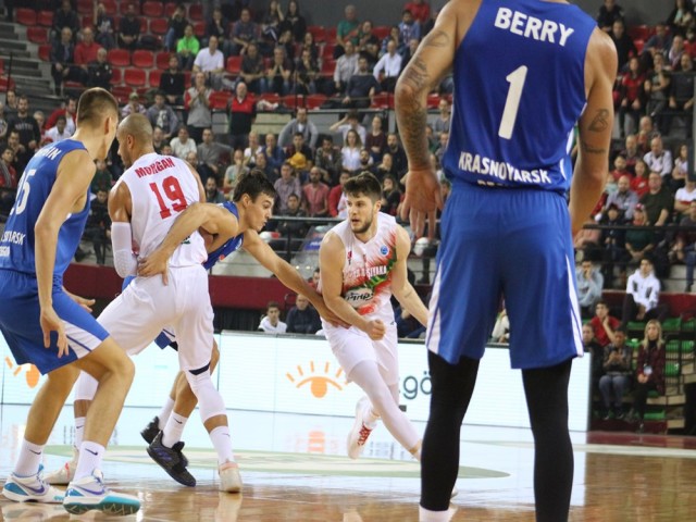 Pınar Karşıyaka-Enisey karşılaşması