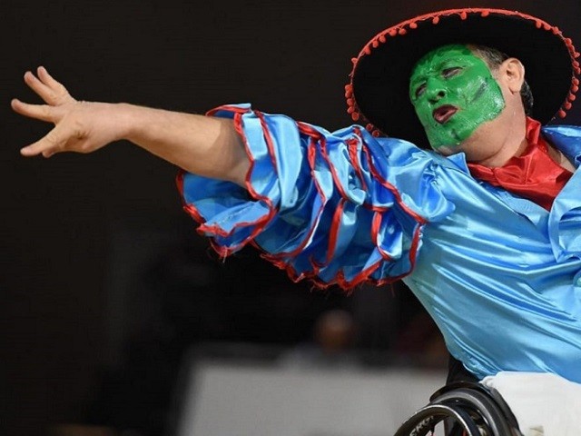 Ossi Bonn'da ayakta alkışlandı